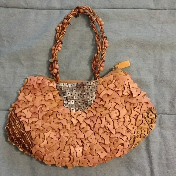 Mido Collection Shell Purse - Picture 2 of 4